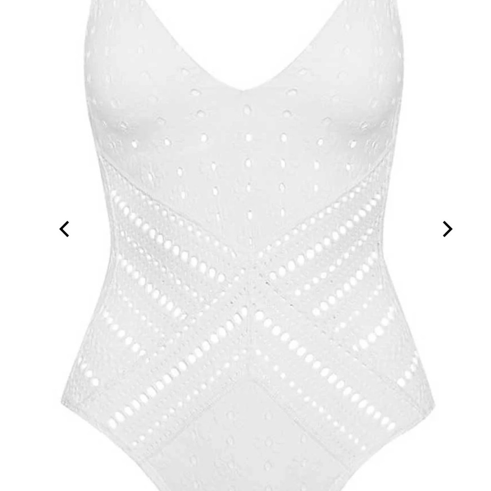 Robin Piccone Clarissa V Neck Crochet One Piece In White size 8 - Picture 4 of 5